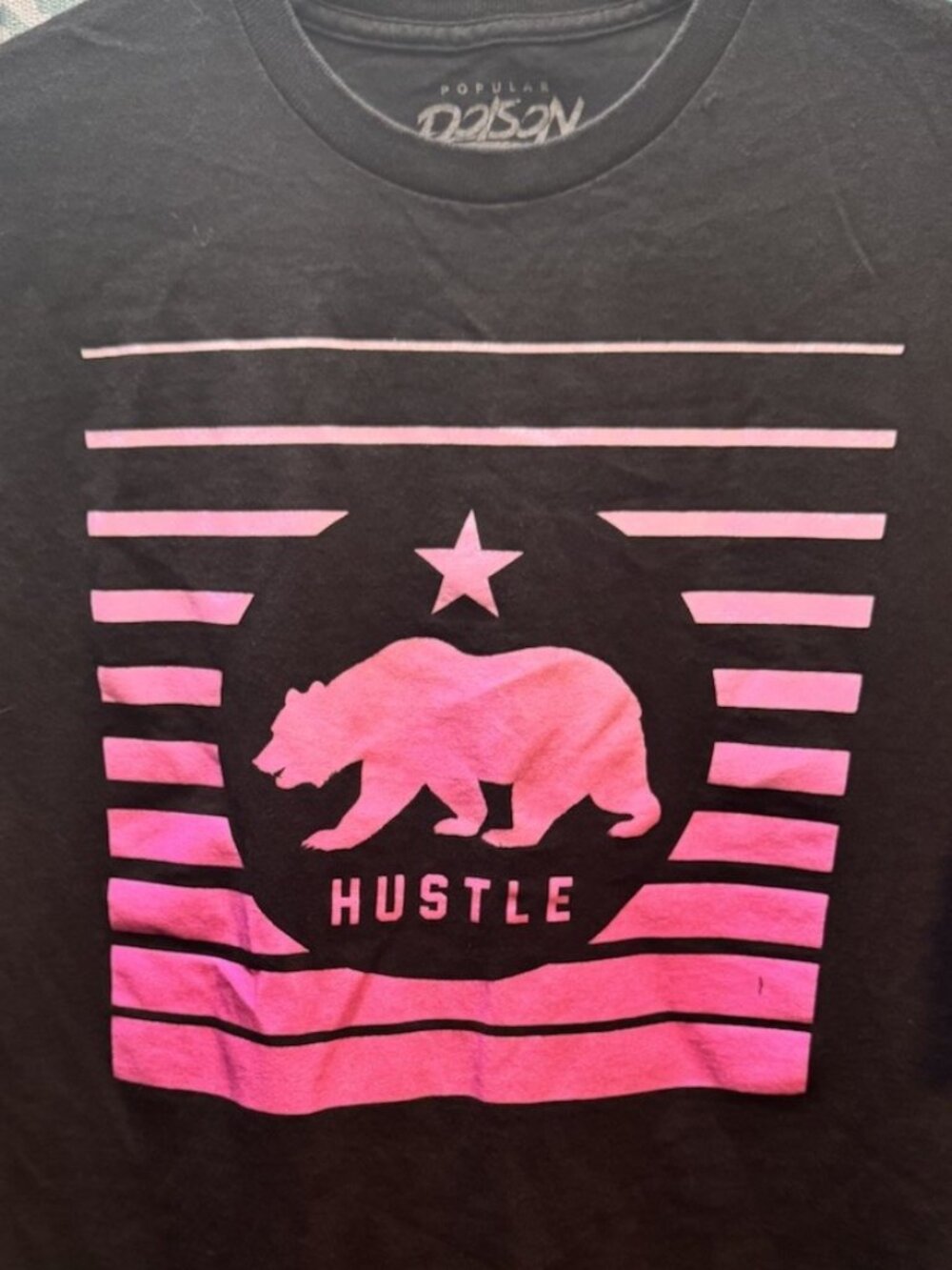 Popular Poison T-shirt Men’s Large California Bear Hustle Pink